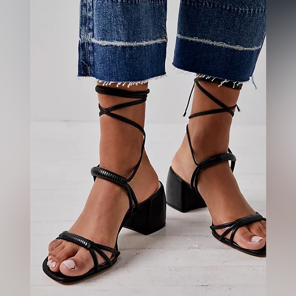 Vincenza Love Struck Heel - Picture 2 of 4